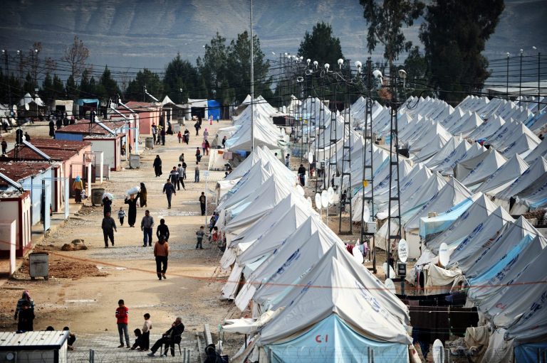 أونروا تبحث أوضاع لاجئي فلسطين من سوريا في لبنان وتؤكد بدء صرف مساعدات نقدية الأسبوع المقبل