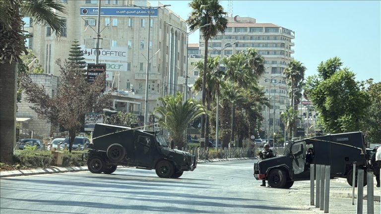 الاحتلال يعتقل قيادات من حركة فتح وعددا من الفلسطينيين بالضفة الغربية