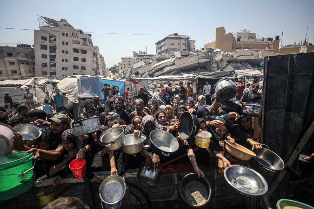 مفوض “أونروا”: غزة تحولت إلى ساحة معركة لـ”حرب معلومات شرسة”