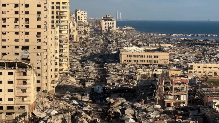جيش الاحتلال يُحذر أهالي غزة بعدم العودة إلى شمال المدينة