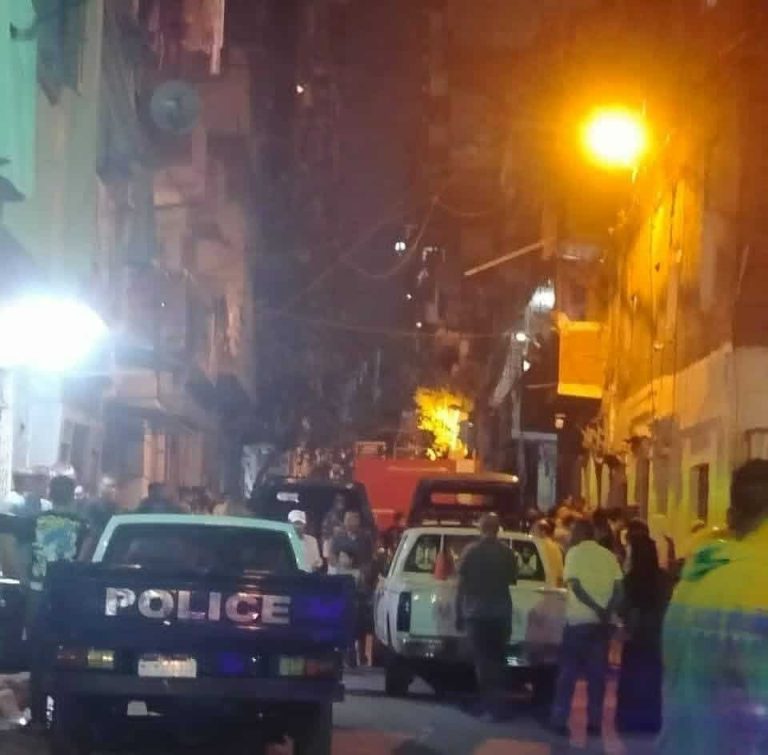 مصرع فتاة وإصابة والدتها وجدتها في انهيار منزل قديم بالإسكندرية
