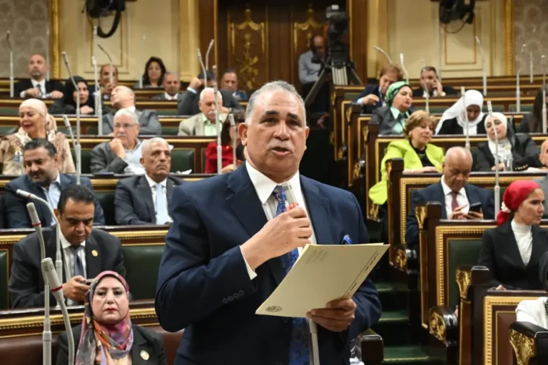 نقيب المحامين يرفض تعديل المادة 105 من قانون الإجراءات الجنائية: “لا يجوز التحقيق دون حضور محام”