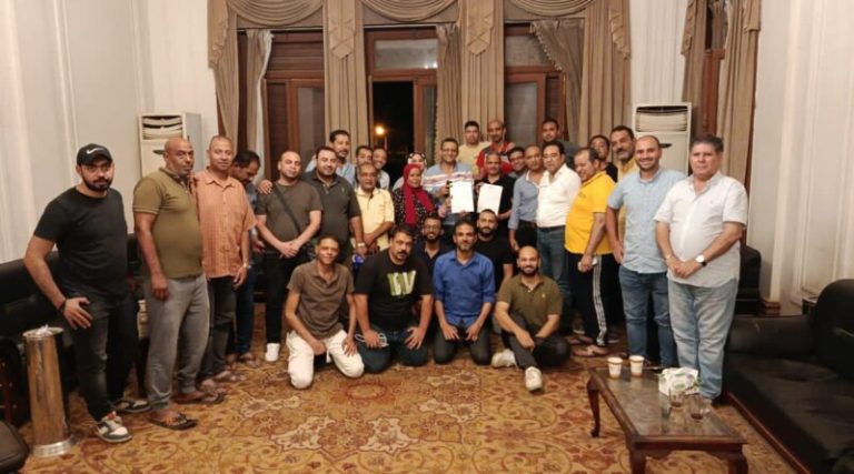 في حضور مجلس النقابة..صحفيو الوفد يصرفون فروق رواتبهم بعد تطبيق الحد الأدنى للأجور