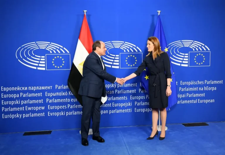 السيسي يلتقي رئيسة البرلمان الأوروبي في بروكسل: إشادة أوروبية بجهود مصر في وقف حرب غزة