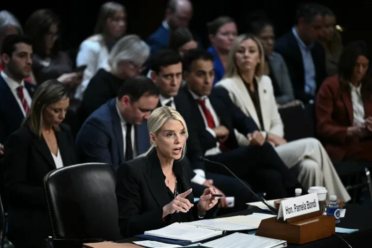 مجلس الشيوخ الأميركي يهاجم وزيرة العدل بام بوندي ويتهمها بتحويل الوزارة إلى “درع سياسي لترامب”