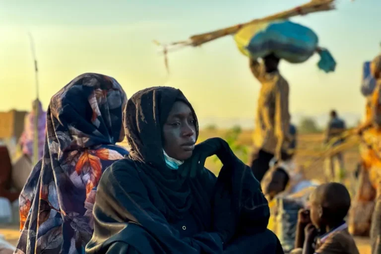 فرار أكثر من 100 ألف شخص من الفاشر منذ سيطرة “الدعم السريع”.. والأمم المتحدة تحذر من وضع “مروع” في شمال دارفور