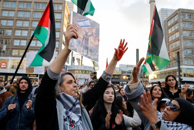 مظاهرات حاشدة في أوروبا تنديدًا باعتراض إسرائيل لـ”أسطول الصمود” المتجه إلى غزة