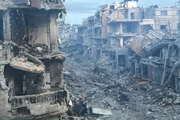 مصر تدفع بفريق ومعدات لانتشال جثامين الرهائن الإسرائيليين وتواصل دعمها الإنساني لقطاع غزة