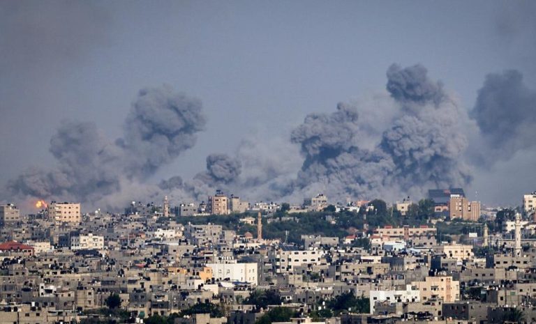 غزة.. جيش الاحتلال يهاجم رفح وأنباء عن اشتباكات عنيفة