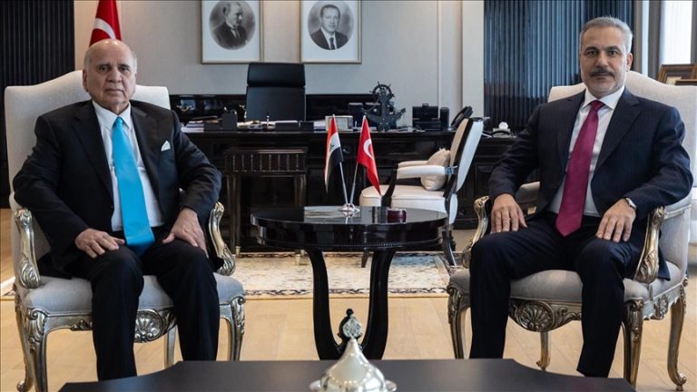 وزير الخارجية العراقي يشيد بدور تركيا في وقف الحرب على غزة ويؤكد عمق العلاقات بين البلدين