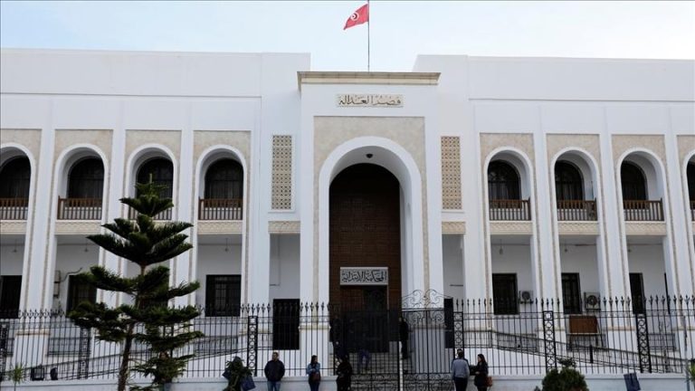 تونس.. تحديد جلسة استئناف في قضية “التآمر على أمن الدولة” وسط رفض حقوقي لمحاكمات عن بُعد