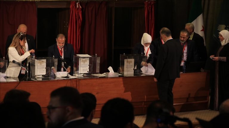 بدء فرز الأصوات في أول انتخابات برلمانية تشهدها سوريا منذ سقوط نظام الأسد