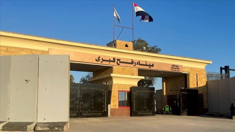 إسرائيل تقرر عدم فتح معبر رفح وتقليص المساعدات إلى غزة بسبب تأخر تسليم رفات الأسرى