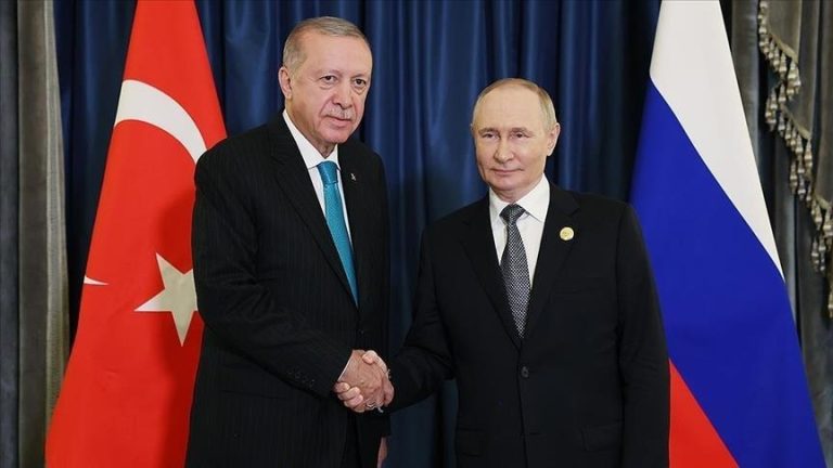 أردوغان يبحث مع بوتين العلاقات الثنائية وسبل إنهاء الحربين في غزة وأوكرانيا