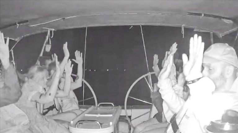 إعلام عبري: إسرائيل تبدأ السيطرة على سفن “أسطول الصمود”