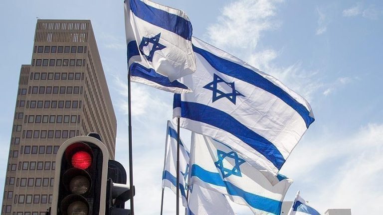 إسرائيل تزعم إحباط تهريب أسلحة “من إيران إلى الضفة الغربية”