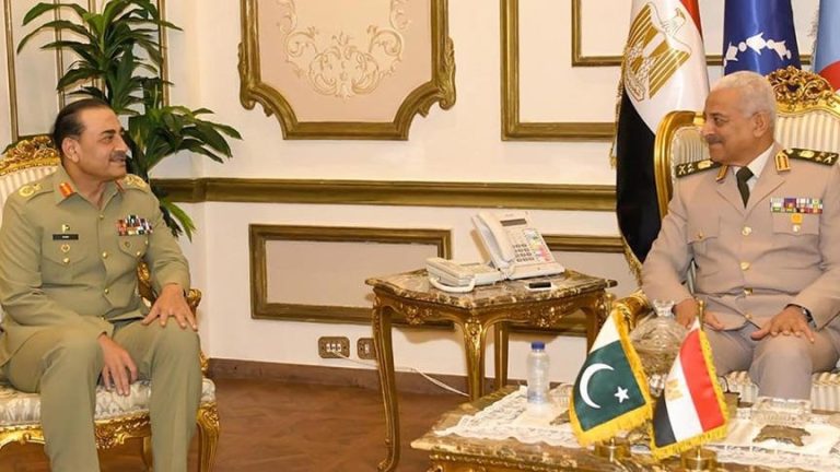 مباحثات عسكرية مصرية باكستانية لتعزيز التعاون الدفاعي المشترك