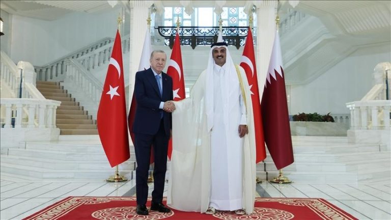 أردوغان يلتقي أمير قطر في الدوحة ضمن جولة خليجية تشمل الكويت وسلطنة عمان