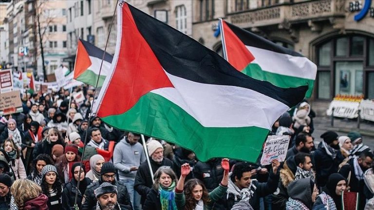 مظاهرة في برلين احتجاجاً على التضييق ضد مؤيدي فلسطين في الأوساط الأكاديمية والثقافية