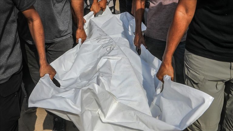 الدفاع المدني في غزة ينتشل 280 جثمانًا منذ وقف إطلاق النار ويؤكد وجود 10 آلاف مفقود تحت الأنقاض
