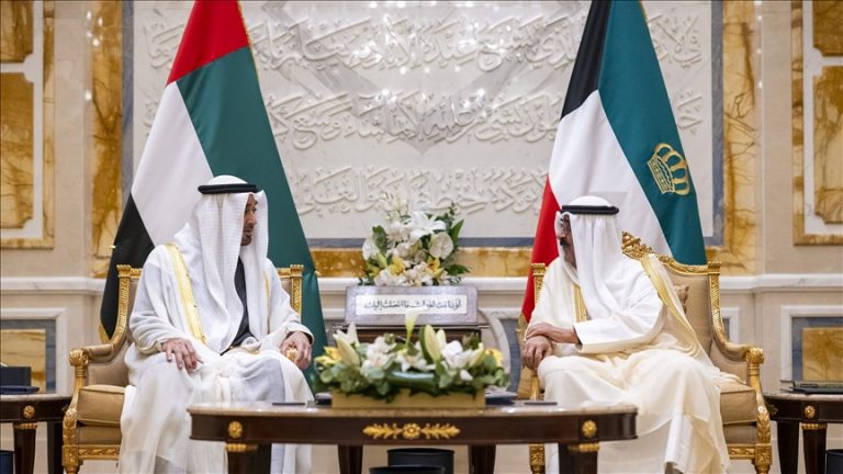 الإمارات والكويت تدعوان لوقف القتال في غزة وتحقيق سلام عادل بحل الدولتين