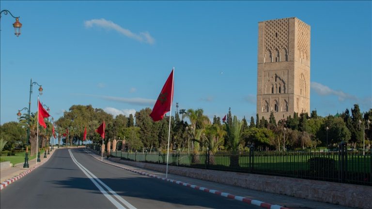 احتجاجات شباب “زد” بالمغرب تتحول لمواجهات عنيفة… والحكومة تعترف بمشروعية المطالب