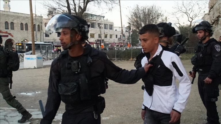 تقرير فلسطيني: إسرائيل اعتقلت أكثر من 20 ألف مواطن بالضفة والقدس منذ 7 أكتوبر 2023