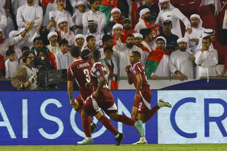 قطر تهزم الإمارات وتتأهل إلى كأس العالم 2026 للمرة الثانية في تاريخها