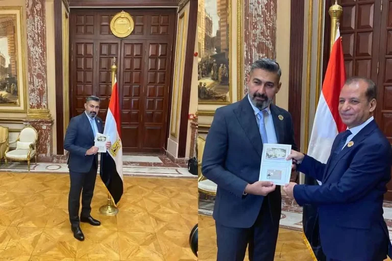 ياسر جلال يستلم كارنيه عضويته بمجلس الشيوخ بعد تعيينه بقرار رئاسي