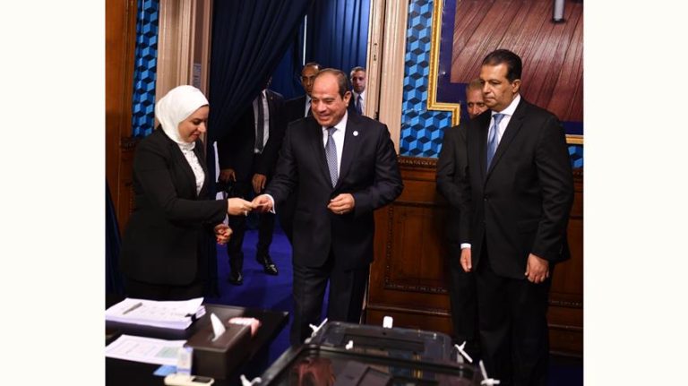 السيسي يدلي بصوته في انتخابات مجلس النواب لعام 2025