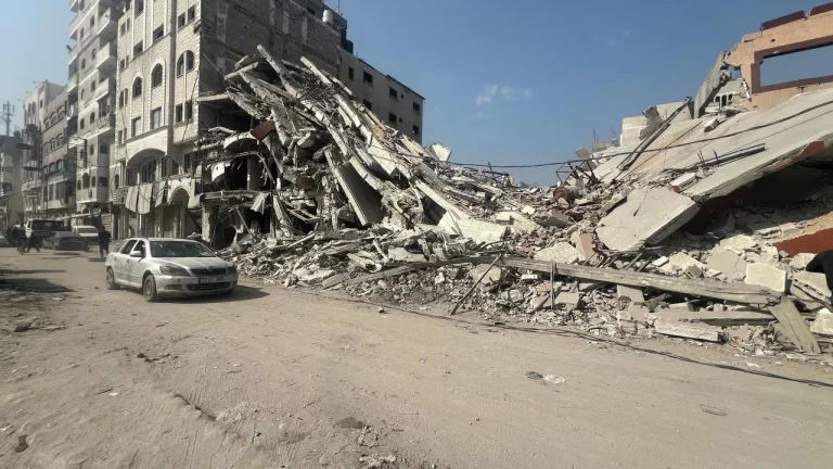 موسكو: بناء إسرائيل للتحصينات والحواجز في غزة يشير إلى أنها تخطط لاحتلال طويل الأمد للقطاع
