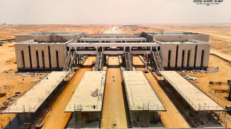 بدء التشغيل التجريبي للمرحلة الأولى من القطار الكهربائي السريع من حدائق أكتوبر إلى محطة أكتوبر
