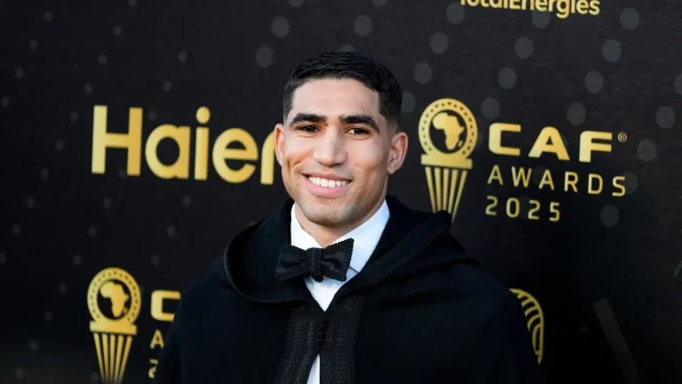 المغربي أشرف حكيمي يفوز بجائزة أفضل لاعب في إفريقيا لعام 2025