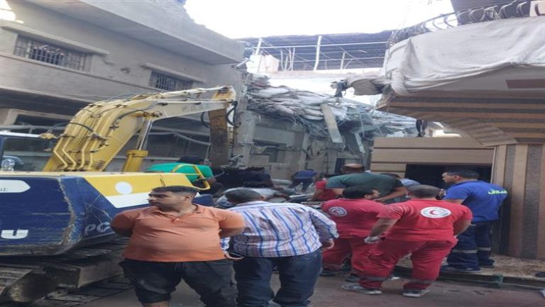 مصر..سقوط سقف مصنع تحت الإنشاء بالمحلة الكبرى