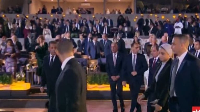 انتهاء حفل افتتاح المتحف المصري الكبير بجولة للرئيس السيسي وقادة العالم