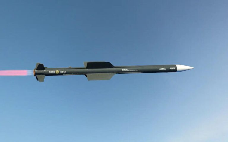 الهند تطرح صاروخ “Astra Mk1” بديلاً للصاروخ الروسي R-77… ومنافسة متصاعدة على أسواق الجزائر ومصر وإندونيسيا