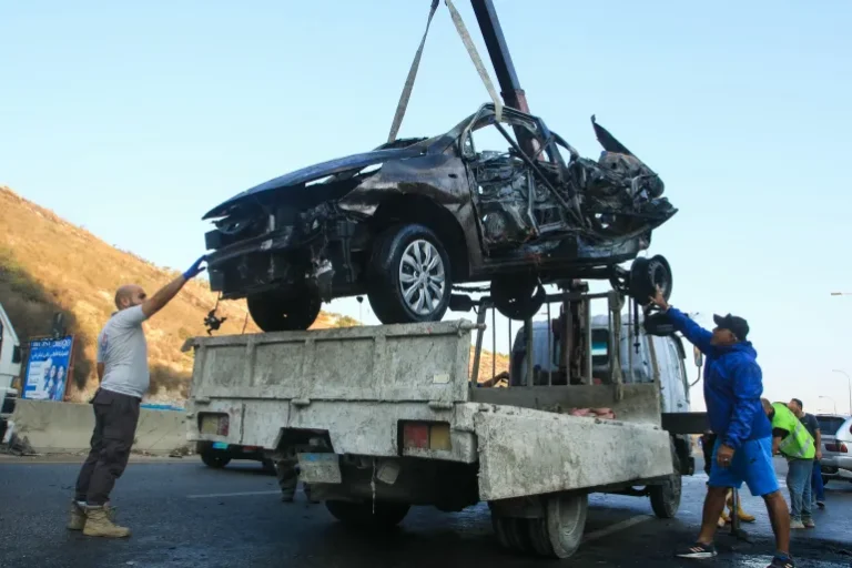 غارات إسرائيلية هي الأعنف منذ عام على جنوب وشرق لبنان.. وتصعيد يهدد اتفاق وقف إطلاق النار