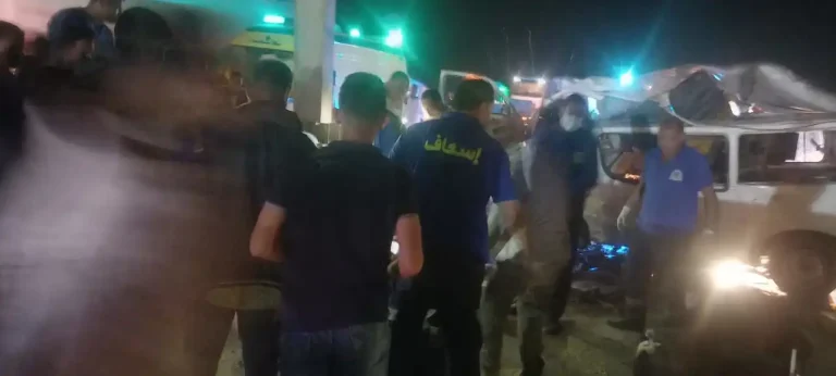 مصر.. 8 وفيات و7 إصابات إثر انقلاب حافلة على الطريق الصحراوي