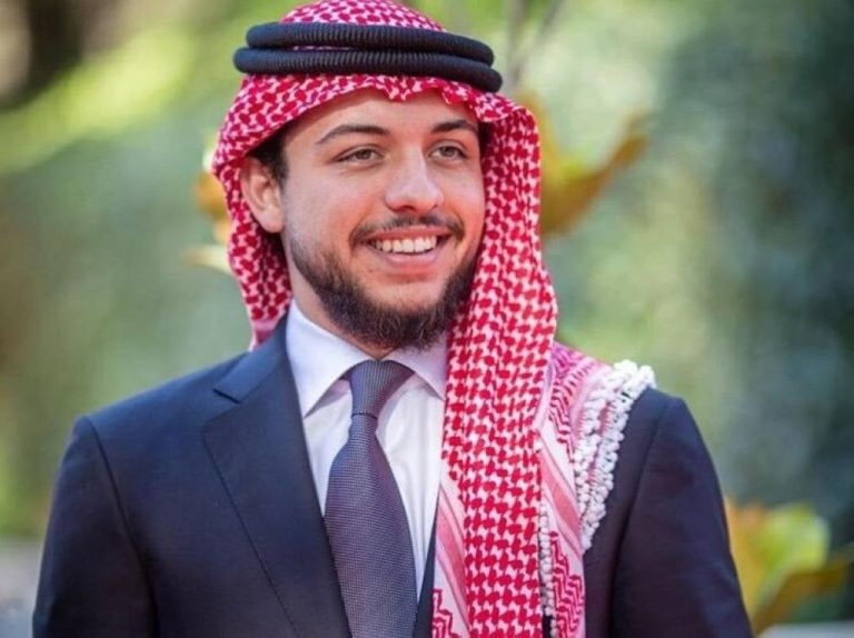 ولي العهد الأردني يؤدي اليمين الدستورية نائبًا للملك قبل جولة آسيوية للعاهل عبد الله الثاني