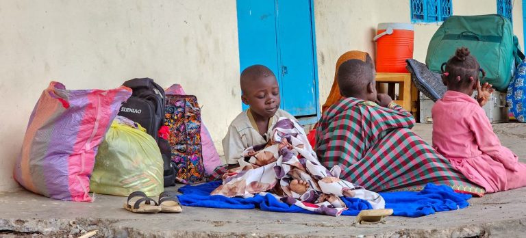 أطباء السودان: مقتل 5 أطفال جراء قصف “الدعم السريع” مخيمات نازحين في كردفان