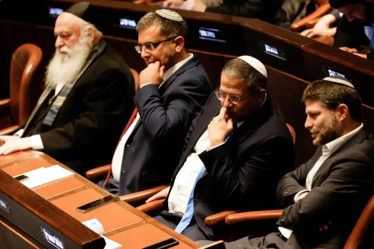 الكنيست يصادق مبدئيًا على مشروع قانون لإعدام الأسرى الفلسطينيين وحماس تندد