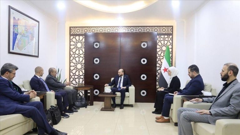 دمشق تبحث عن شراكات نفطية جديدة.. مباحثات سورية-إماراتية لرفع الإنتاج وإحياء البنية التحتية