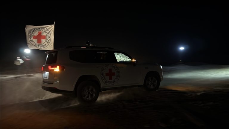 الجيش الإسرائيلي: الصليب الأحمر في طريقه لتسلّم جثة أحد الأسرى من شمال غزة