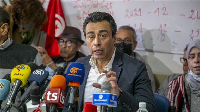 هيئة الدفاع: القيادي المعارض جوهر بن مبارك تعرّض للعنف داخل محبسه بتونس وكُسِر أحد ضلوعه