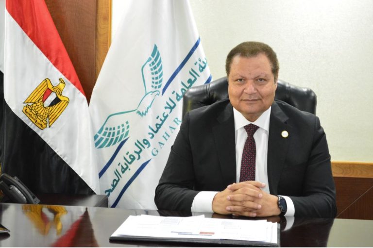 زيارة وزير الصحة لجناح “جهار” خلال فعاليات المؤتمر العالمي للسكان والصحة والتنمية
