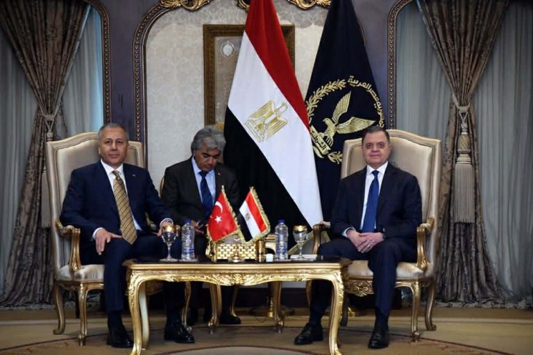 مصر..وزير الداخلية يبحث مع نظيره التركي سبل تعزيز التعاون الأمني
