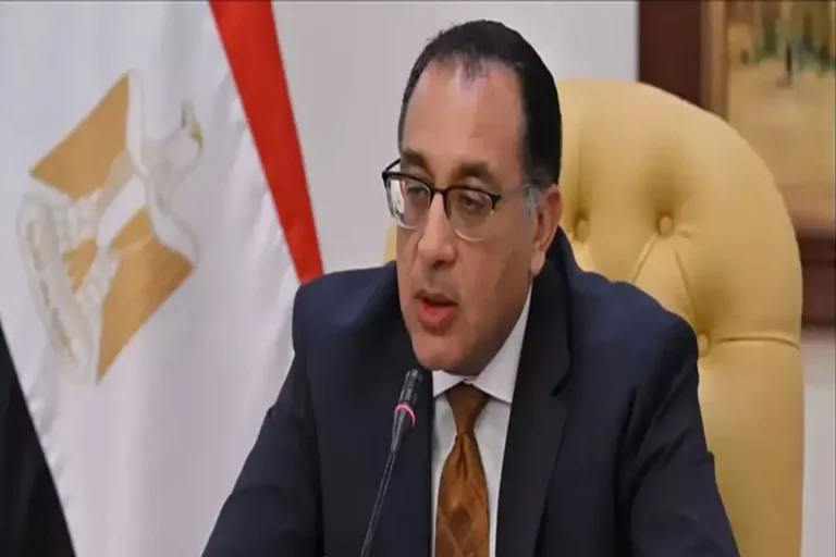 مدبولي يتابع تقرير منظومة الشكاوى الحكومية: 16.6 ألف شكوى حُسمت في أكتوبر