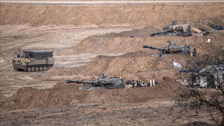 إسرائيل تكثّف عملياتها في غزة ولبنان لفرض وقائع ميدانية قبل وصول القوة الدولية