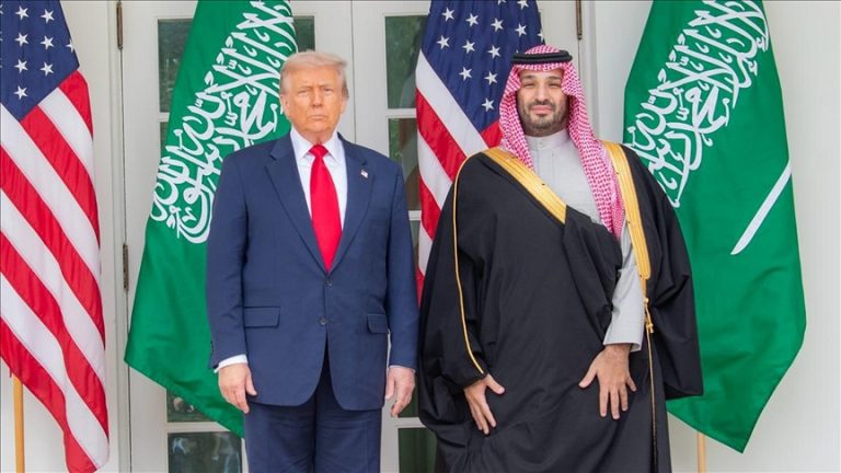 ترامب يعلن بيع مقاتلات “إف 35” للسعودية ويبحث التعاون في الطاقة النووية والمتجددة