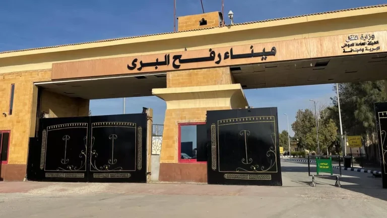 حكومة الاحتلال: إعادة فتح معبر رفح بالاتجاهين ستتم بعد استعادة جميع جثامين المحتجزين